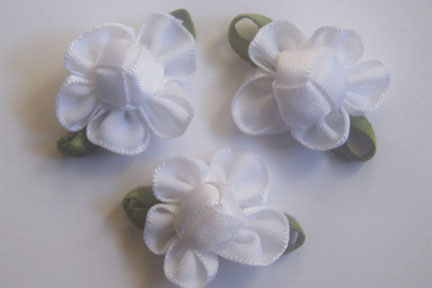 Satin Ribbon Flower White with leaves 7/8" Satin Ribbon Flower White with leaves 7/8"